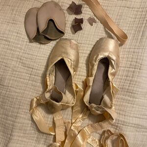 Elegant Ballet Pointe Shoes with accessories
